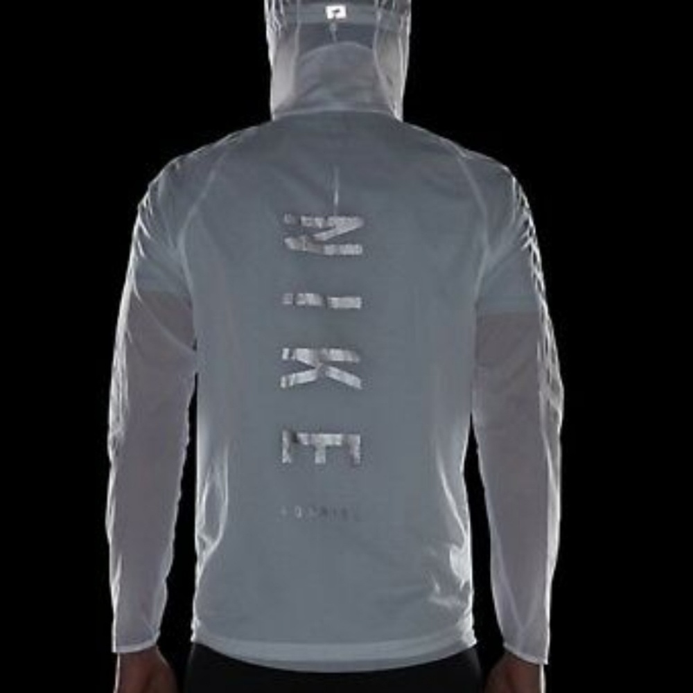 NIKE Men's Impossibly Light Jacket XL